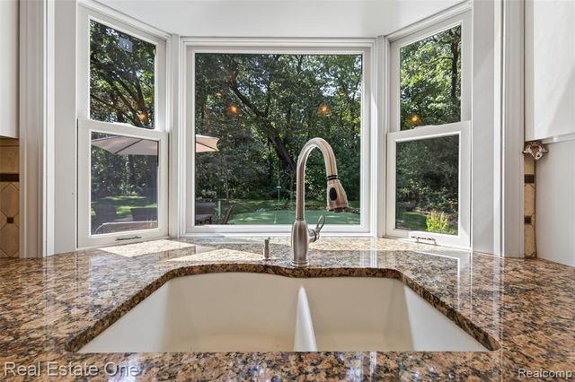 8520 Englewood Drive, Clarkston, MI 48346
