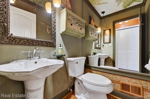 8520 Englewood Drive, Clarkston, MI 48346