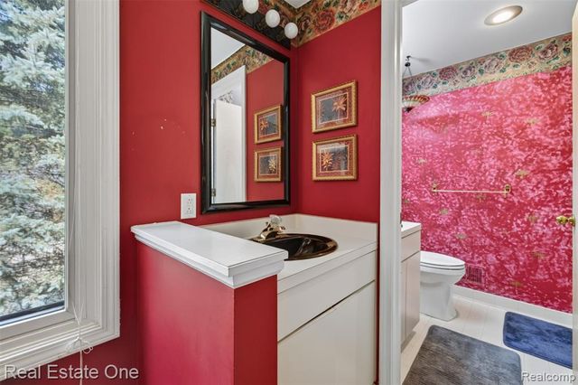 8520 Englewood Drive, Clarkston, MI 48346