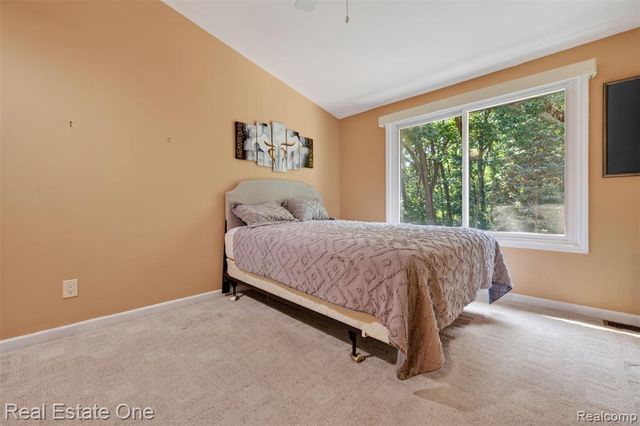 8520 Englewood Drive, Clarkston, MI 48346