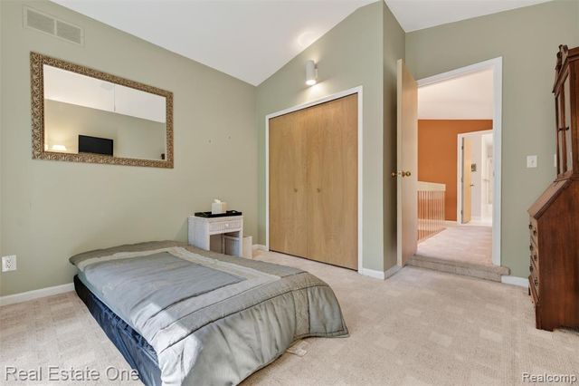 8520 Englewood Drive, Clarkston, MI 48346