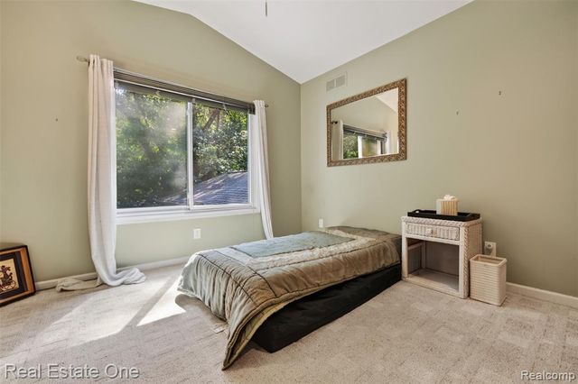 8520 Englewood Drive, Clarkston, MI 48346