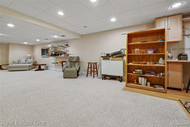 8520 Englewood Drive, Clarkston, MI 48346