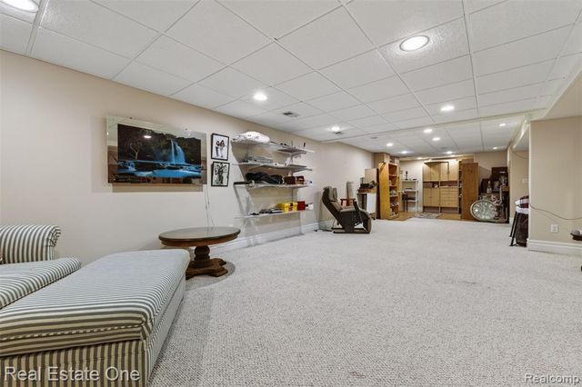 8520 Englewood Drive, Clarkston, MI 48346