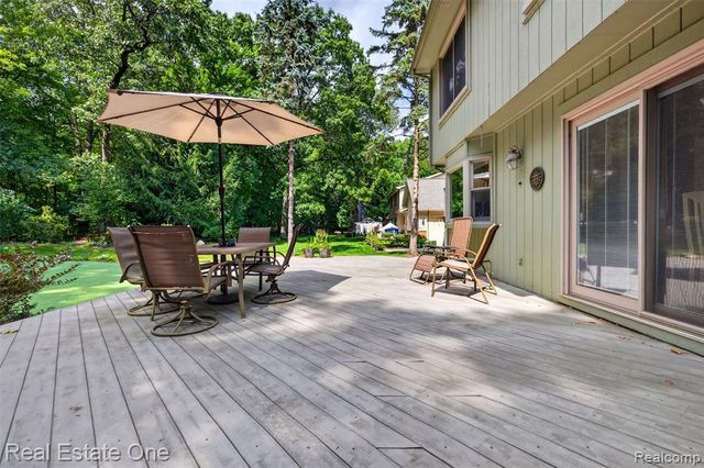 8520 Englewood Drive, Clarkston, MI 48346