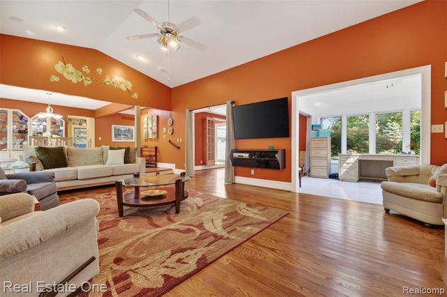 8520 Englewood Drive, Clarkston, MI 48346