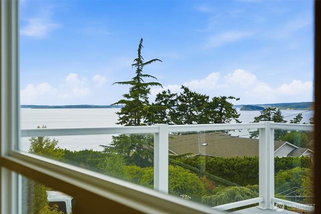 895 Rocky Point Drive, Camano Island, WA 98282