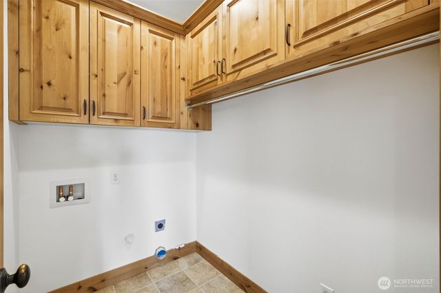 895 Rocky Point Drive, Camano Island, WA 98282
