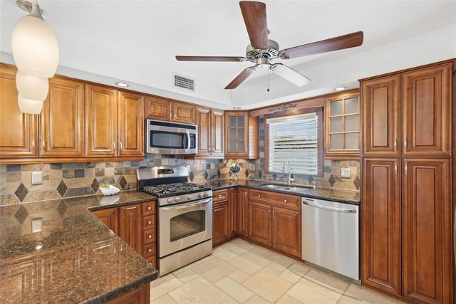 542 59TH WAY S, St Petersburg, FL 33707