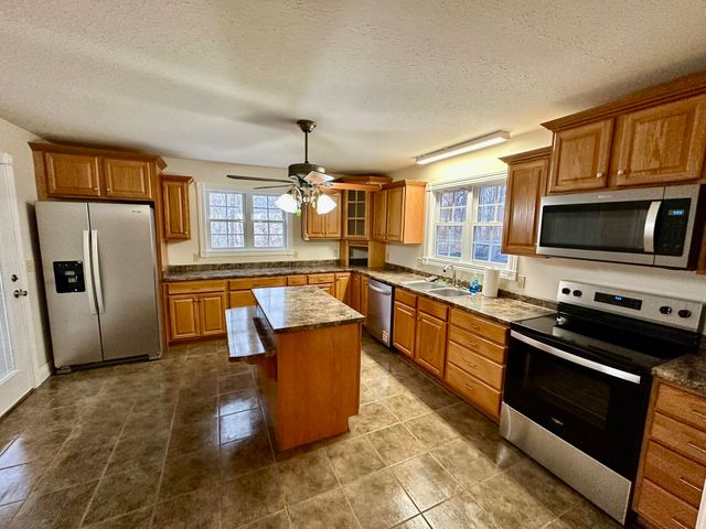 260 KY Hwy 643, Waynesburg, KY 40489