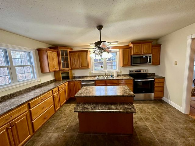 260 KY Hwy 643, Waynesburg, KY 40489