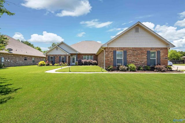 2516 Caldwell Park Court SE, Owens Cross Roads, AL 35763