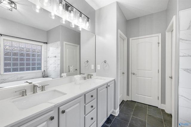 2516 Caldwell Park Court SE, Owens Cross Roads, AL 35763