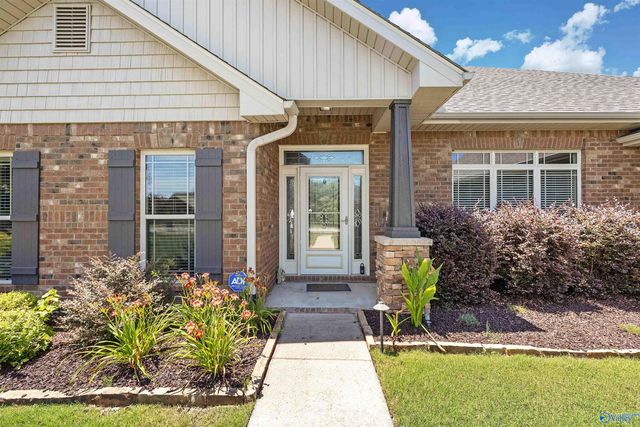 2516 Caldwell Park Court SE, Owens Cross Roads, AL 35763