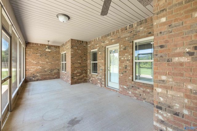 2516 Caldwell Park Court SE, Owens Cross Roads, AL 35763
