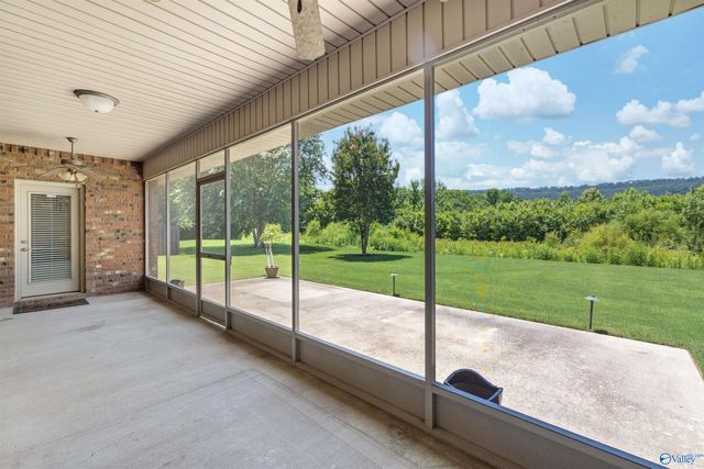 2516 Caldwell Park Court SE, Owens Cross Roads, AL 35763