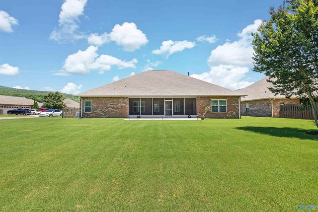 2516 Caldwell Park Court SE, Owens Cross Roads, AL 35763