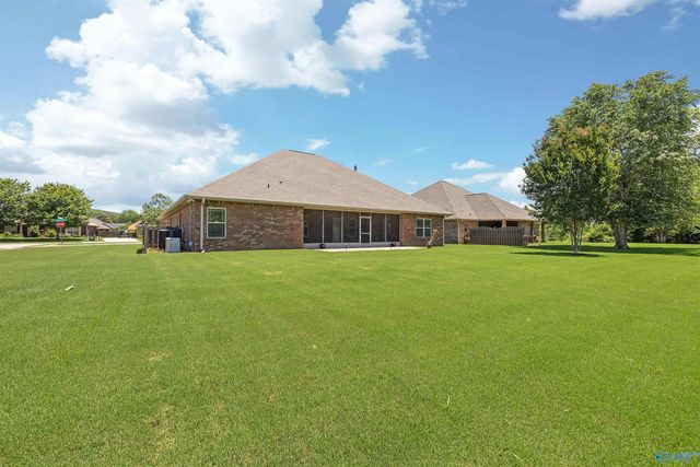 2516 Caldwell Park Court SE, Owens Cross Roads, AL 35763