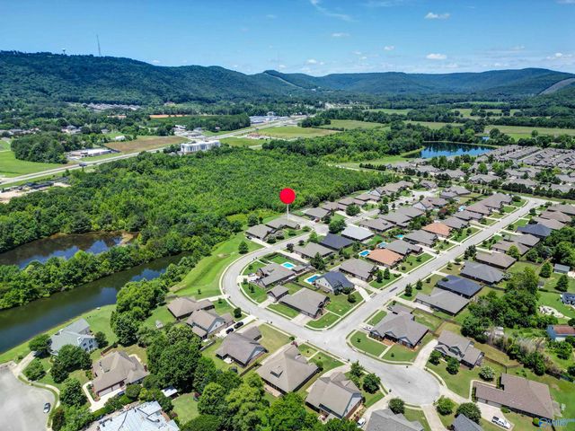2516 Caldwell Park Court SE, Owens Cross Roads, AL 35763