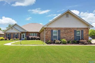 2516 Caldwell Park Court SE, Owens Cross Roads, AL 35763