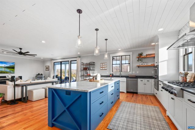 5797 ADVANCE MILLS RD, Advance Mills, VA 22968