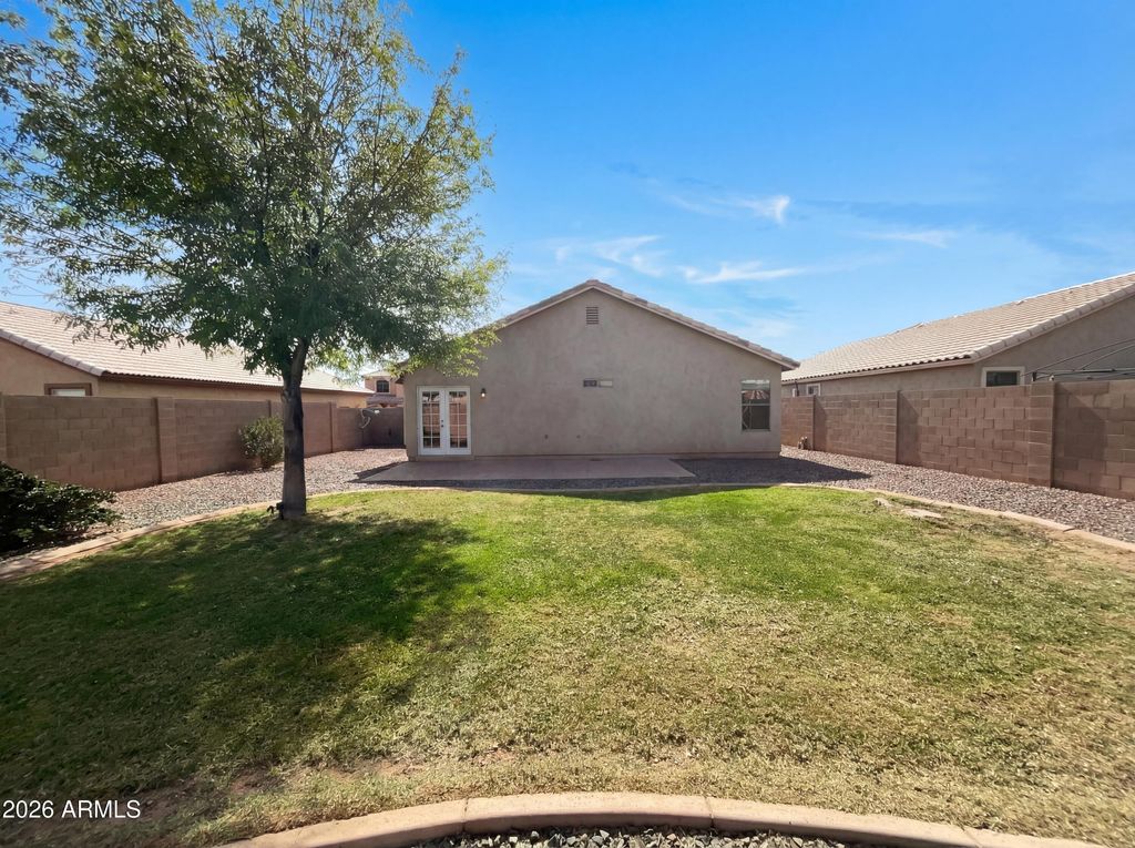 Image 5 of property listing at 25202 W JACKSON Avenue, Buckeye, AZ 85326