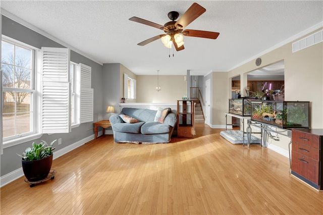 711 Brookside Drive, Warrensburg, MO 64093