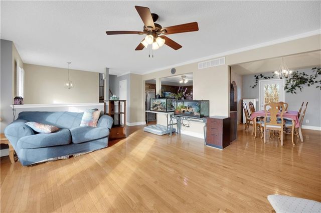 711 Brookside Drive, Warrensburg, MO 64093