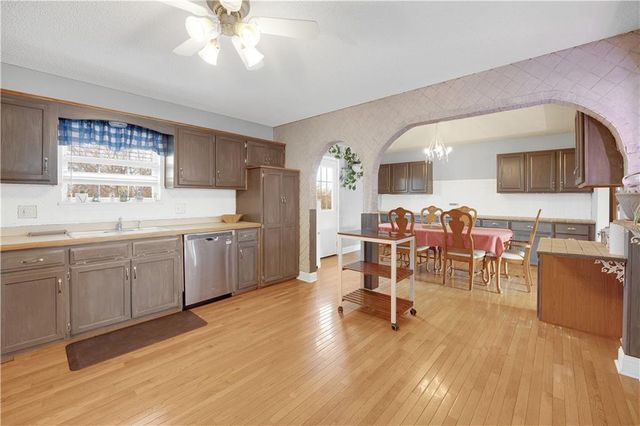 711 Brookside Drive, Warrensburg, MO 64093