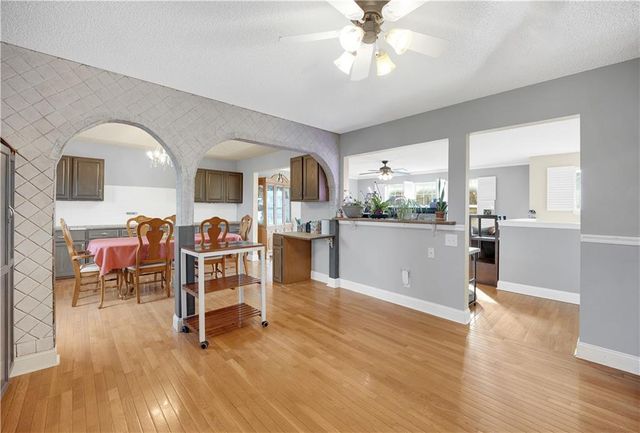 711 Brookside Drive, Warrensburg, MO 64093