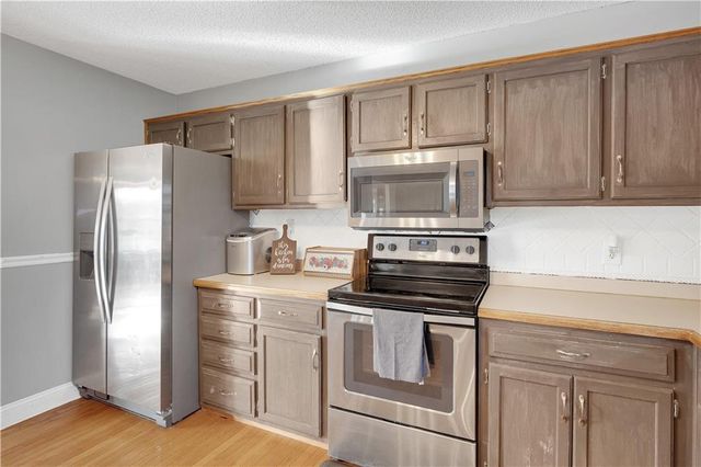 711 Brookside Drive, Warrensburg, MO 64093