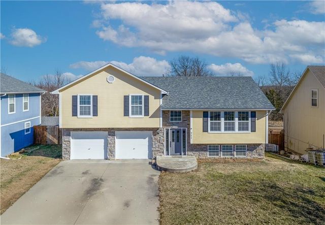 711 Brookside Drive, Warrensburg, MO 64093