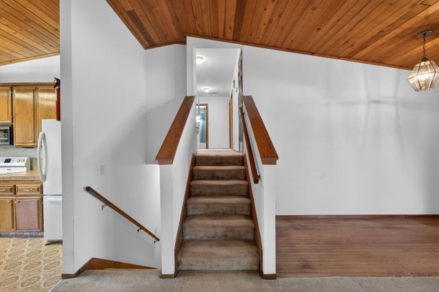 4090 River Woods Dr, Auburn, CA 95602