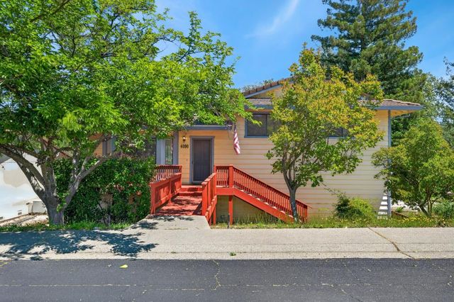 4090 River Woods Dr, Auburn, CA 95602