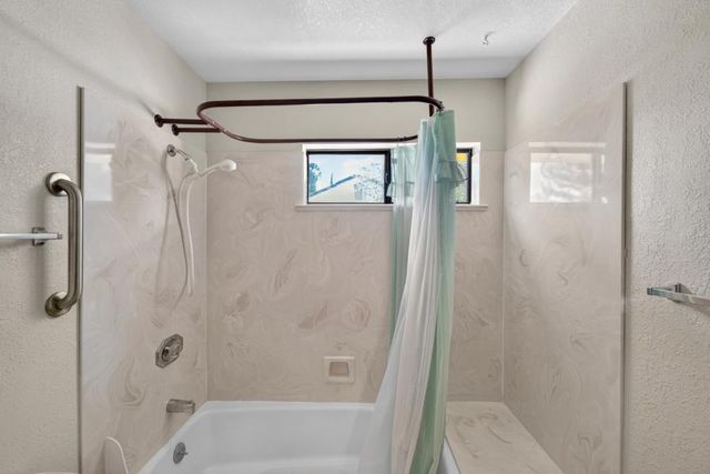 4090 River Woods Dr, Auburn, CA 95602