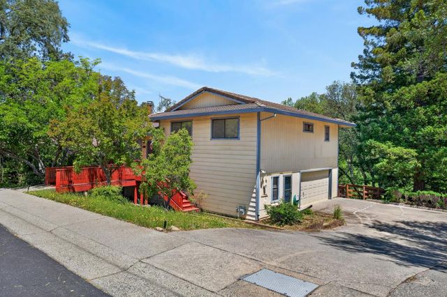 4090 River Woods Dr, Auburn, CA 95602
