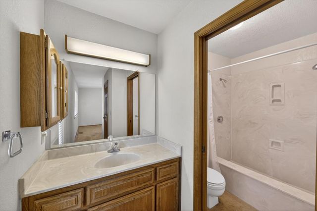 4090 River Woods Dr, Auburn, CA 95602