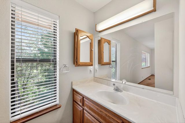 4090 River Woods Dr, Auburn, CA 95602