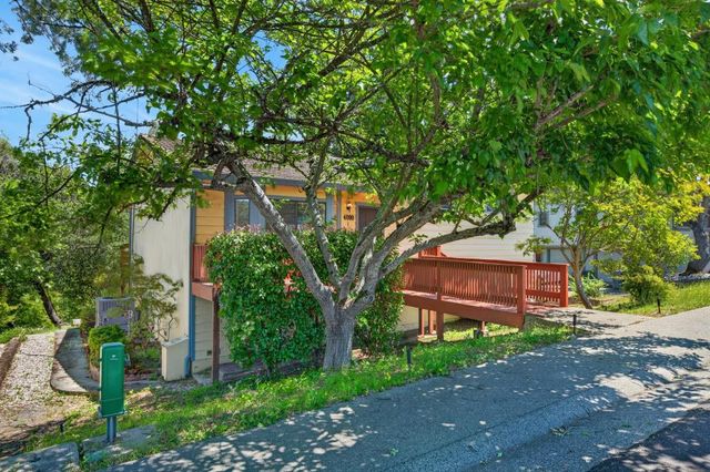 4090 River Woods Dr, Auburn, CA 95602