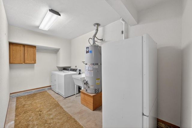 4090 River Woods Dr, Auburn, CA 95602