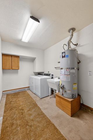 4090 River Woods Dr, Auburn, CA 95602