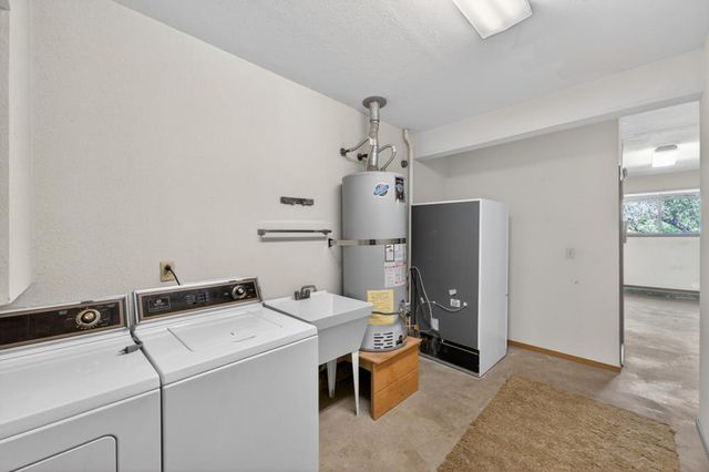 4090 River Woods Dr, Auburn, CA 95602