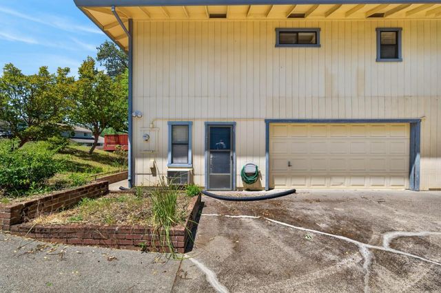 4090 River Woods Dr, Auburn, CA 95602