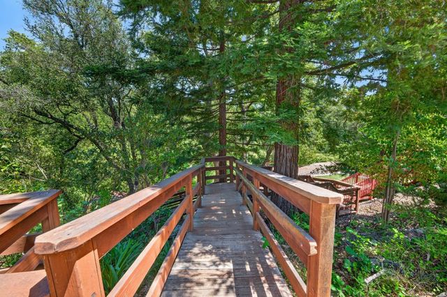 4090 River Woods Dr, Auburn, CA 95602