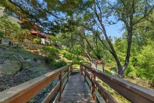 4090 River Woods Dr, Auburn, CA 95602