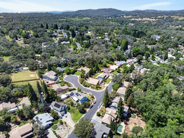 4090 River Woods Dr, Auburn, CA 95602