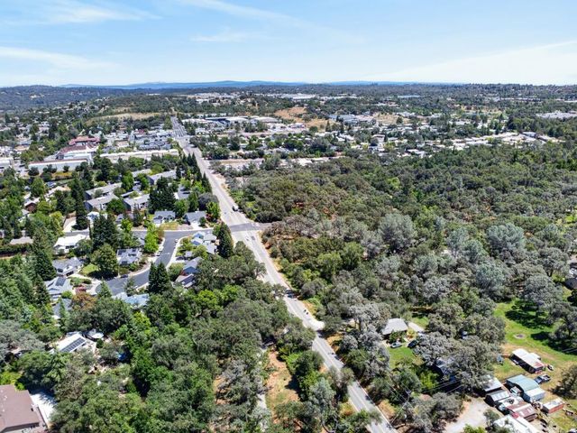 4090 River Woods Dr, Auburn, CA 95602
