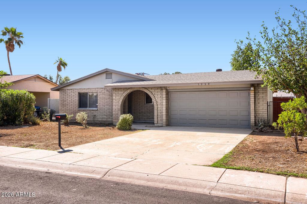 7239 W CAVALIER Drive, Glendale, AZ 85303 — photo 3