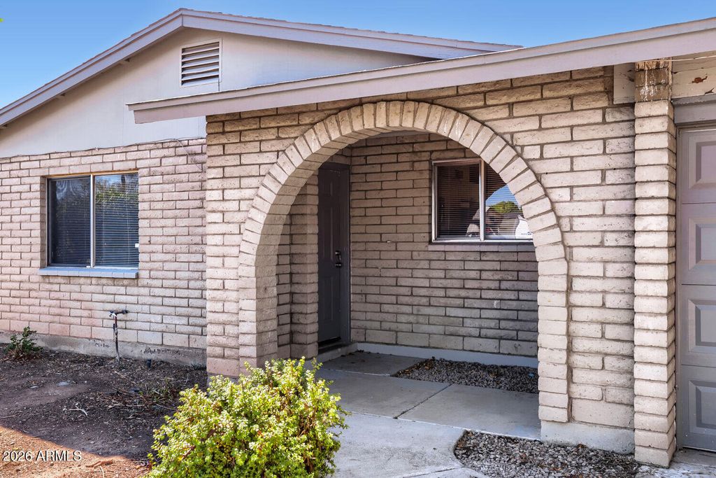 7239 W CAVALIER Drive, Glendale, AZ 85303 — photo 5