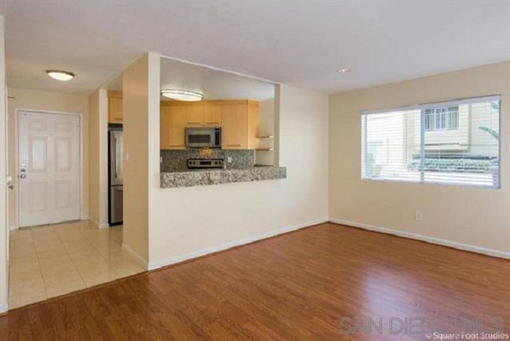 Image 1 of property listing at 7405 Charmant Dr 1911, San Diego, CA 92122